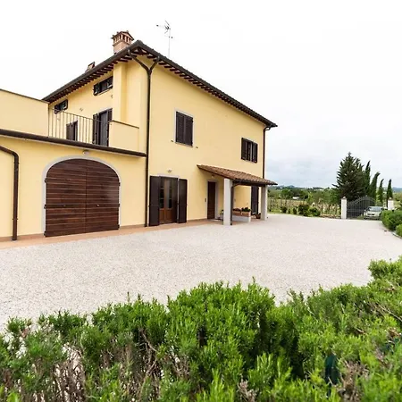Nella Campagna Di Il Ciliegio